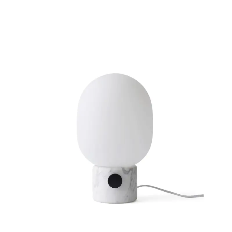 Biała lampa stołowa Audo JWDA z marmuru Kup teraz
